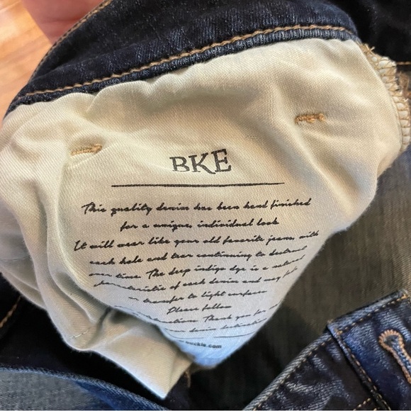 BKE Women’s Blue Payton Mid Rise Boot Cut Jeans Size 28 x 32 - Picture 7 of 15